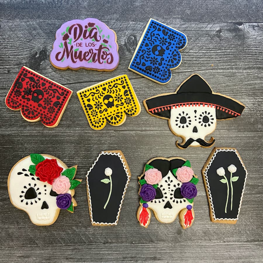 https://www.thechocolatedozen.com/wp-content/uploads/2020/10/de-los-muertos-full-set.jpg